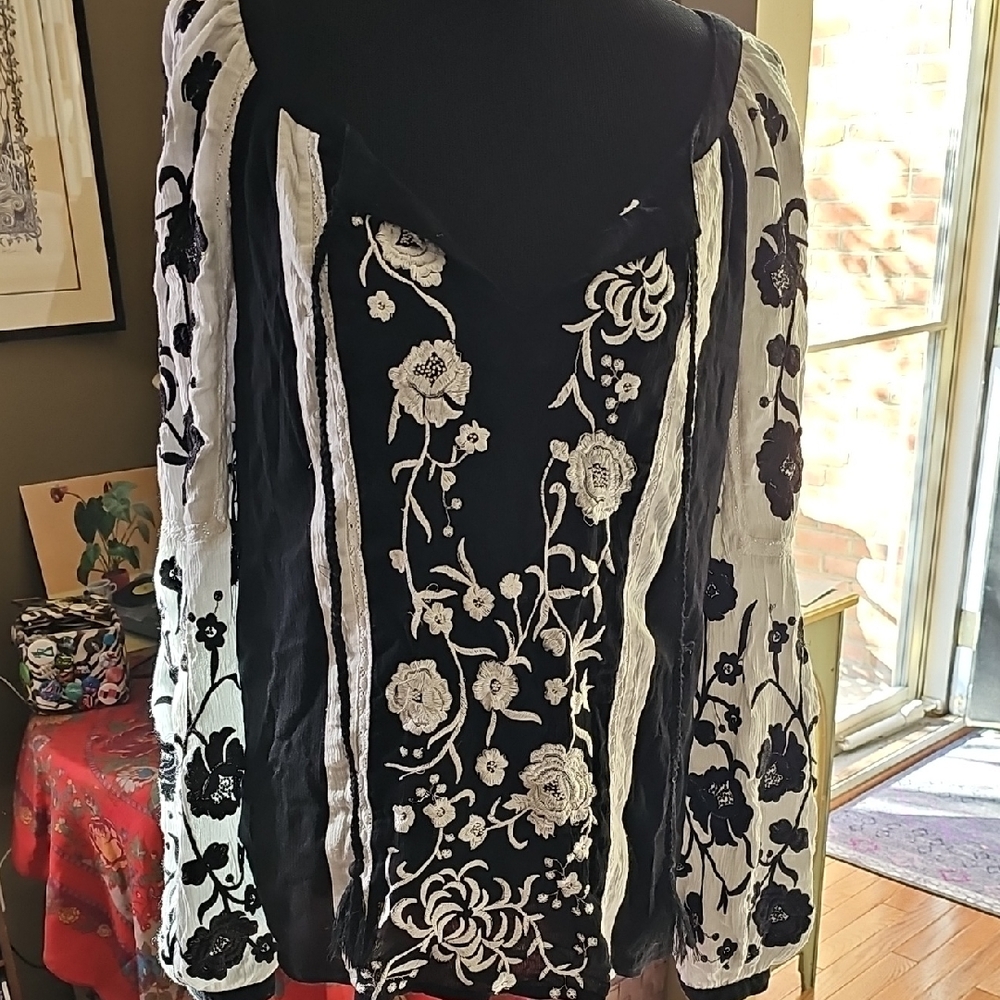 INC International Concepts Black and White Floral Embroidered Blouse